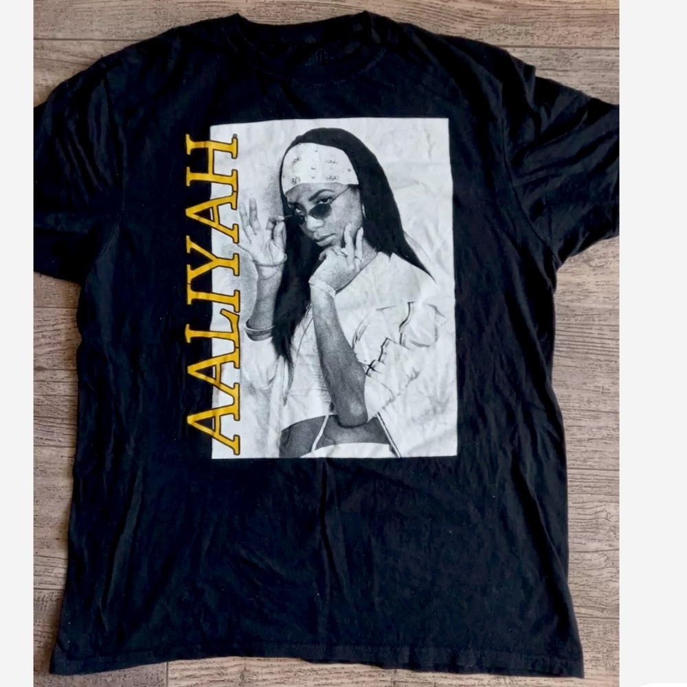 Aaliyah 1995 album promo black and yellow tshirt | Graphic T-Shirts | Shirts